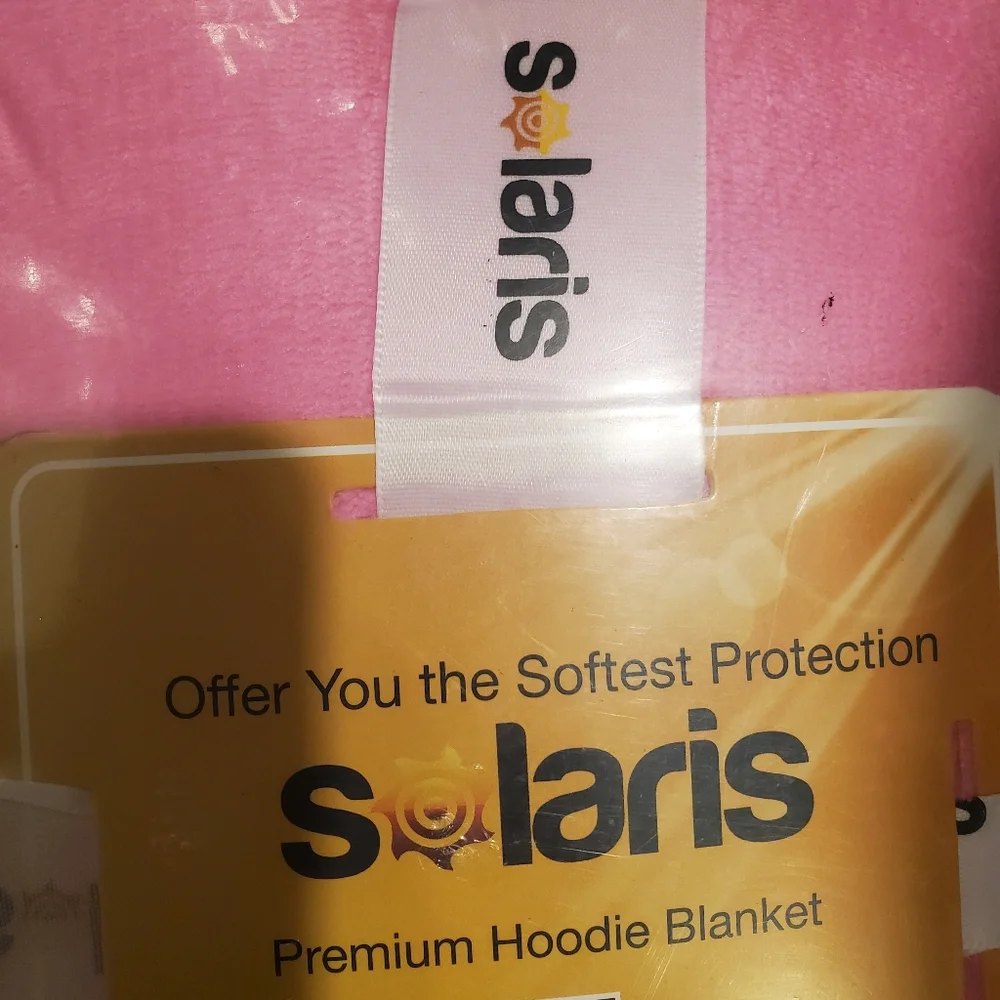 New Pink Hooded Blanket - Picture 3 of 8